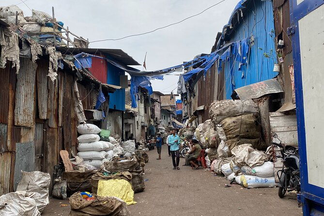 Dharavi Slum tour in Mumbai by local resident - Who will love this experience?