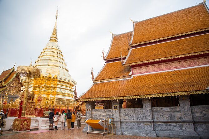 Doi Suthep and Wat Pha Lat Sunrise Tour (Small Group Only) - The Guides: Knowledge and Personal Touch