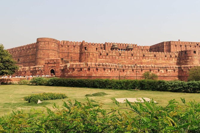 Enchanting Taj Mahal Same Day Tour by Gatiman Train From Delhi - Arrival and Meet-Up in Agra