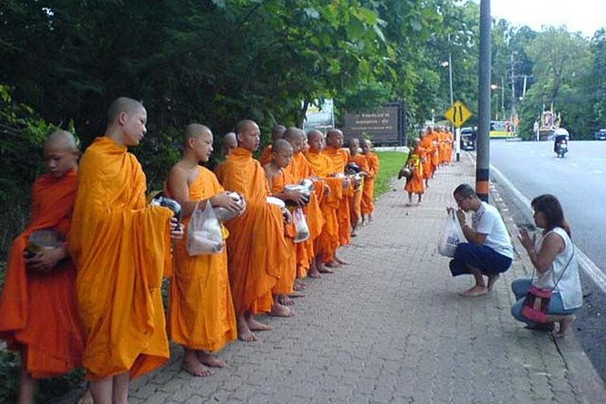 Follow monks trails Hiking & Alms Offering Doi suthep - Why This Tour Offers Great Value