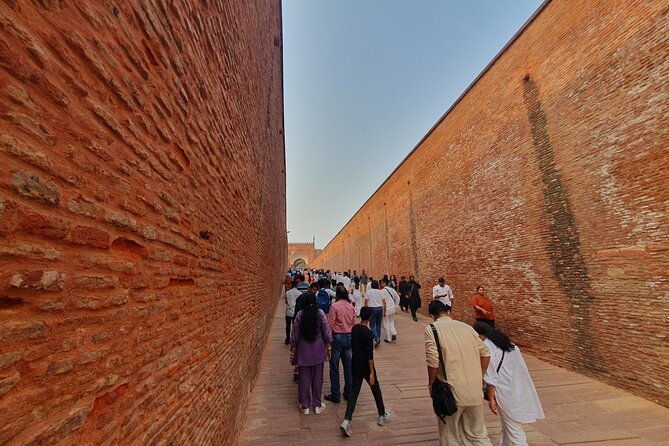 From Delhi: Sunrise Taj Mahal Tour with Professional Photographer - Analyzing the Tour Experience