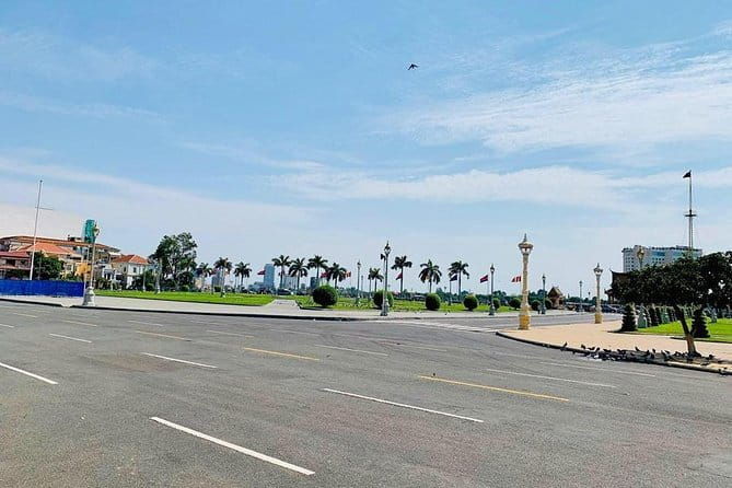 Full-Day Amazing Phnom Penh City Tours - Exploring the Royal Palace – A Regal Welcome