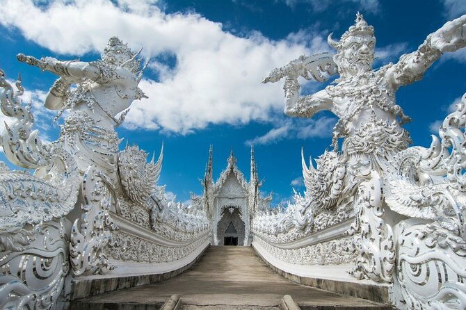 Full Day Tour White Temple Black House and Blue Temple with Lunch - Exploring the Itinerary in Detail