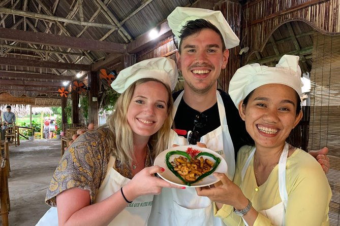 Full Experience Tour: Cooking Class & Basket Boat at Eco-Village - Transportation & Group Size