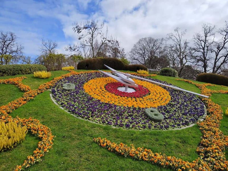 Geneva: Food Group Walking Tour with Full Meal - Practical Information and Tips  