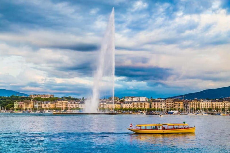 Geneva Old Town Private Tour with Lake Genova Cruise Tickets - Exploring Genevas Old Town in Depth
