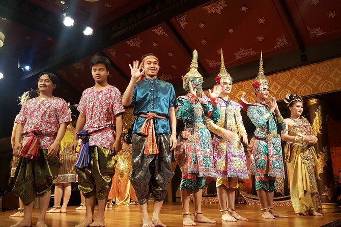 Gourmet Dinner & Spectacular Show at Mandarin Oriental - A Closer Look at the Experience