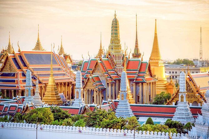 Grand Palace, Wat Phra Kaew, Wat Pho and Wat Arun Walking Tour From Bangkok - Detailed Breakdown of the Itinerary