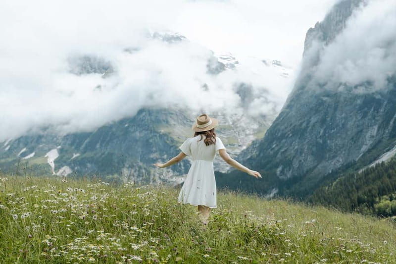 Grindelwald: Private Photoshoot by Professional Photographer - Why a Private Photoshoot in Grindelwald Makes Sense