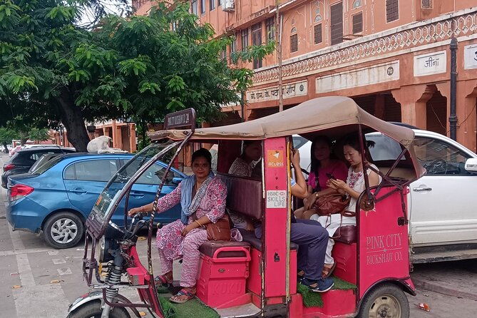 Guided Morning E-Rickshaw Ride with Food Tasting at Jaipur - FAQs