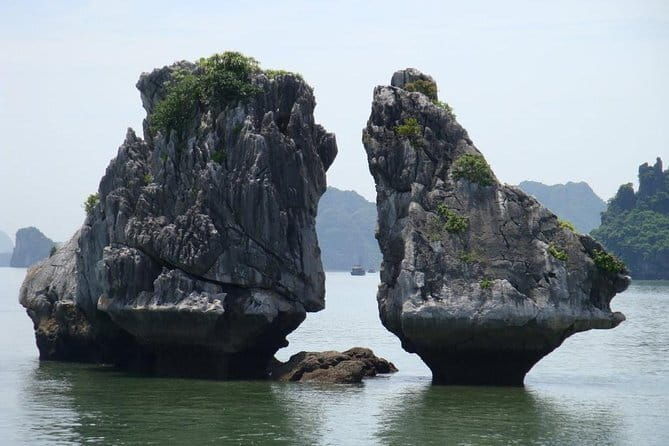 Half Day Explore Halong Bay With Lunch, Heaven Cave and Kayaking - Heavenly Palace Cave (Thien Cung)