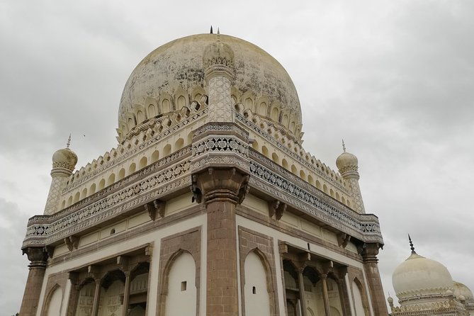 Half day Hyderabad tour to Golkonda fort & Qutub Shahi tombs in private car - FAQ