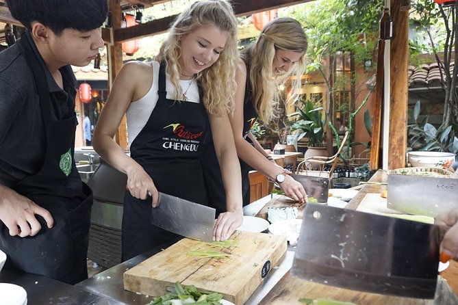 Half-day Xi'an Biang Biang Noodles Cooking Class with Spice Market Visit - A Detailed Look at What You Can Expect