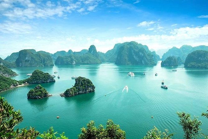 Halong Bay Full Day Tour With Highway Transfer - Arrival at Halong Bay and the Boat Cruise