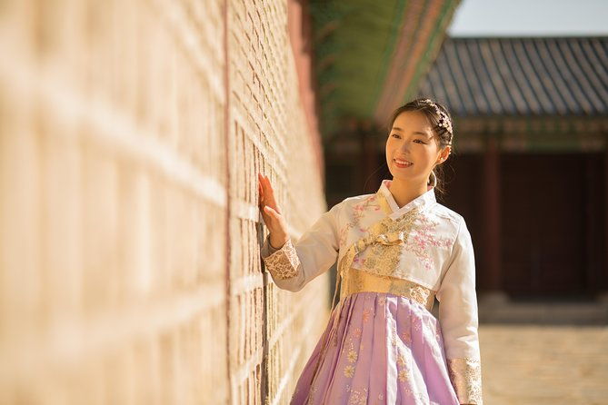 Hanbok rental, hanbok experience - Visiting Gyeongbokgung Palace in Style