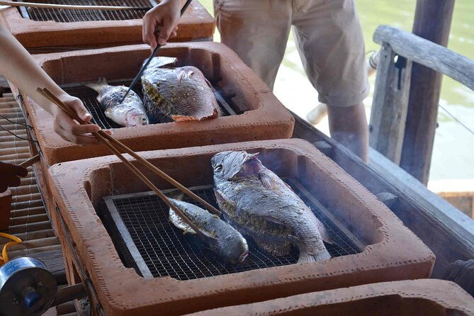 Hoi An basket boat tour with seafood lunch at fishing family - Stop at a Local Bamboo House for Tea and Cultural Insights
