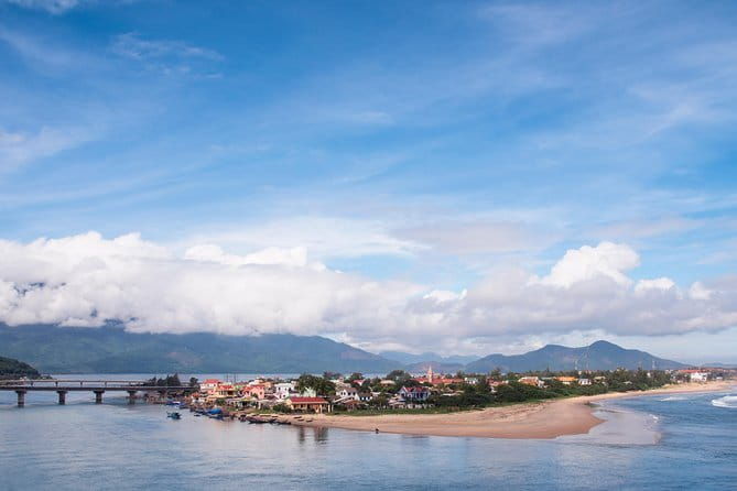 Hoi An to Dong Hoi rides by Private Car service - Detailed Breakdown of the Itinerary  