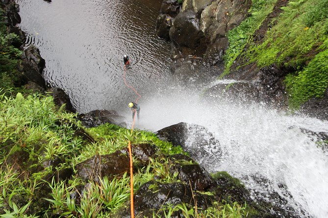Intermediate canyoning trip in Bali " Samba canyon " - The Descent