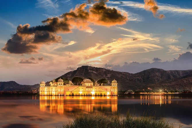 Jaipur City Tour from Delhi by Car or Rail: All Inclusive Package - FAQ
