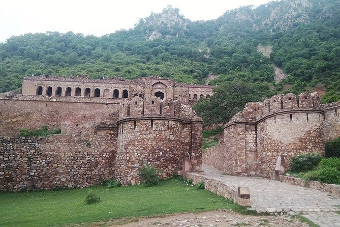 Jaipur to Chandbaori Stepwell & Haunted Bhangarh Private Trip - Who Should Book This Tour?