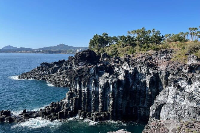 Jeju Western and Southern Routes Sightseeing Day Tour - Transportation and Group Size