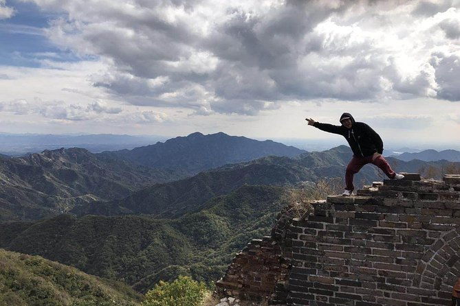 Jiankou Great Wall Hiking to Mutianyu Wall Private Day Tour - What to Expect During the Day