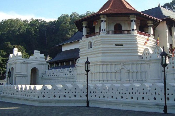 Kandy City Tour - The Sacred Tooth Relic Temple: A Sacred and Mysterious Site