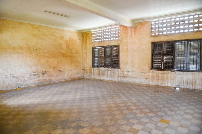 Killing Fields and Prison S21 Bus Tour - The Itinerary: What to Expect