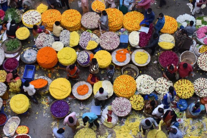 Lalbagh+Bull Temple+Tipu Palace+Market+Lunch=Bangalore City Tour - The Value and Experience