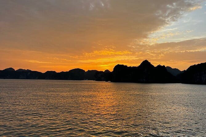 Lan Ha to Ha Long Bay Cruise and Kayaking from Cat Ba Island - Authentic Experiences and Hidden Gems