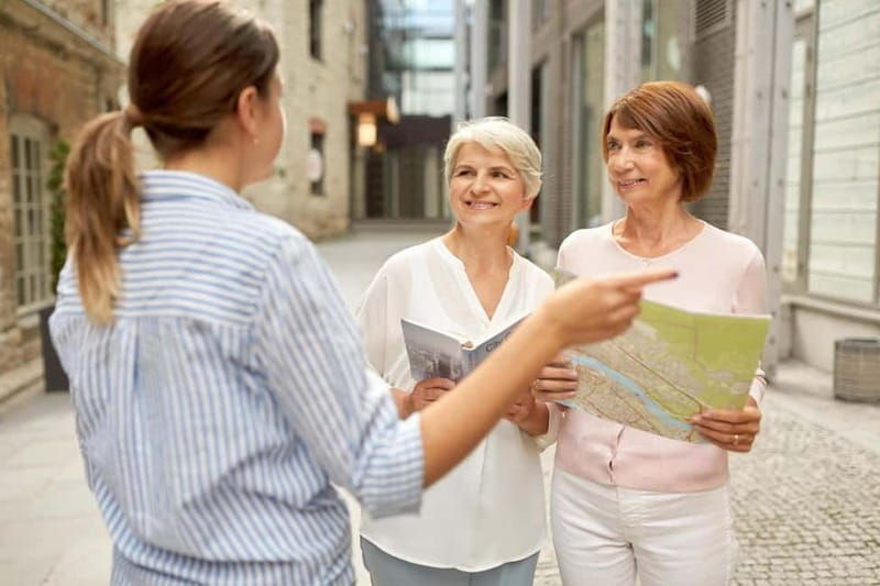 Lausanne: Chocolate Tasting and Walking Tour with a Local - Detailed Breakdown of the Itinerary