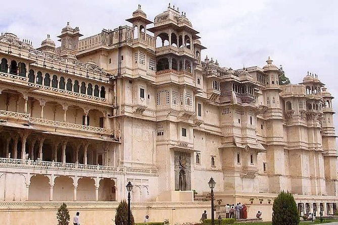 Luxury Golden Triangle with Udaipur - Day 5-6: Jaipur – The Pink City