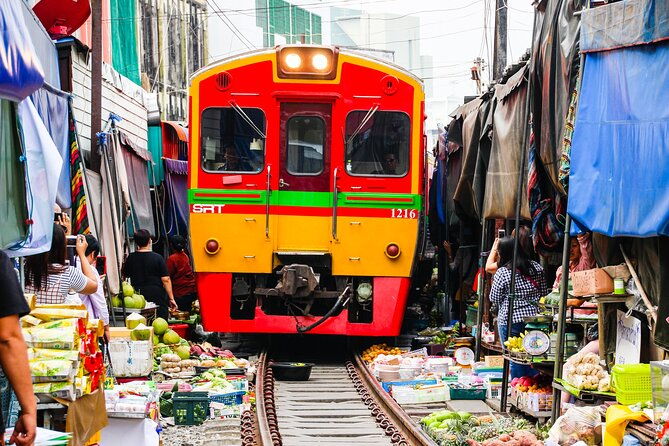 Maeklong Railway Market and Damnoen Saduak Floating Market Tour From Bangkok - Review Highlights & Insights