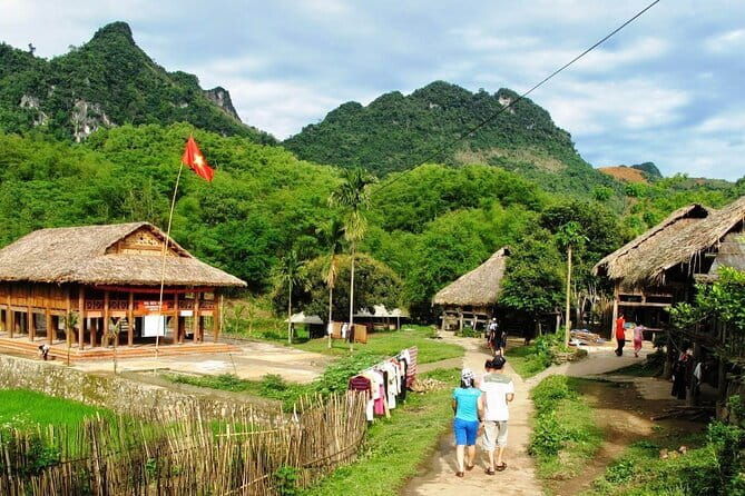 Mai Chau 2 Days Group Tour - Who Should Consider This Tour?