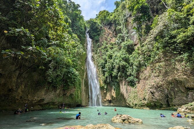 Moalboal Sardine Run, Sea Turtle and Mantayupan Falls - The Journey to Mantayupan Falls