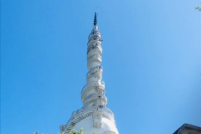 Nice 10 Days Tour in Sri Lanka - What’s Special About the Guides?