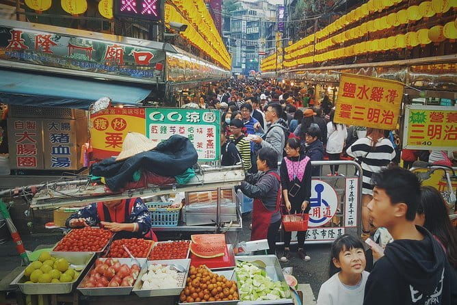 Night Market Food Tour in Keelung - Detailed Breakdown of the Itinerary