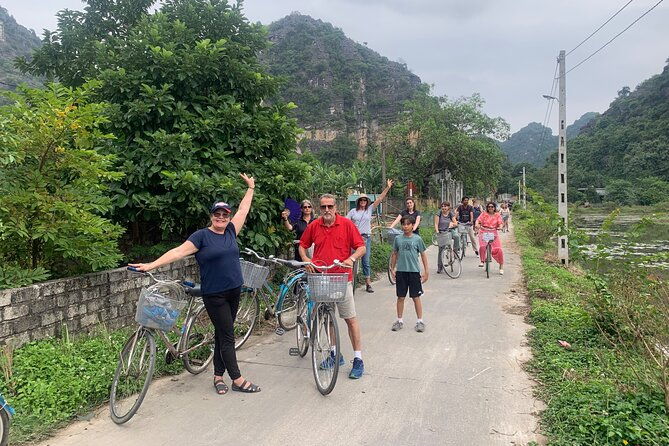 Ninh Binh Full Day Trip From Hanoi To Hoa Lu, Trang An, Mua Cave - Guides & Service