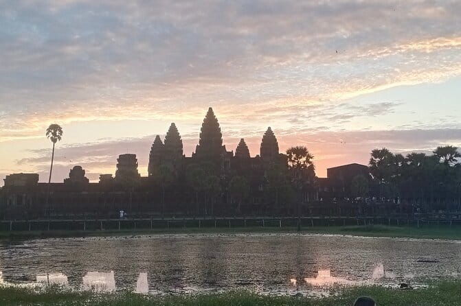 One Day Sunrise Private Tour at Angkorwat with Major Temples - Transport and Comfort