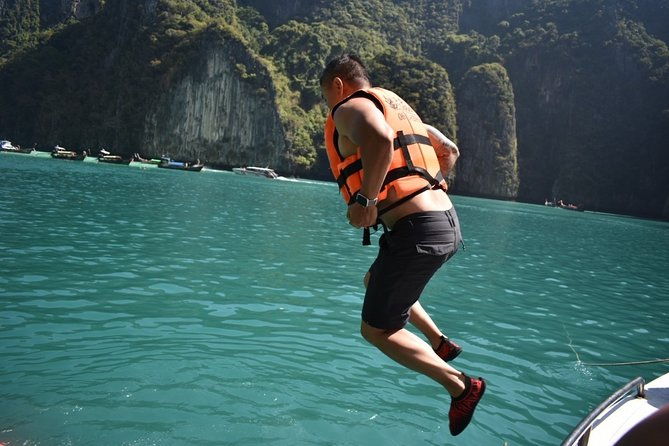 Phi Phi Islands Speedboat Full-Day Tour from Phuket+ Buffet Lunch - Who Will Love This Tour?