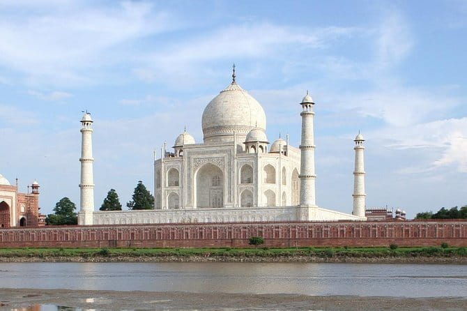Private Agra Tour by Gatimaan Train visit Taj Mahal and Agra Fort from Delhi - Post-Taj Mahal: A Quick Lunch and the Baby Taj