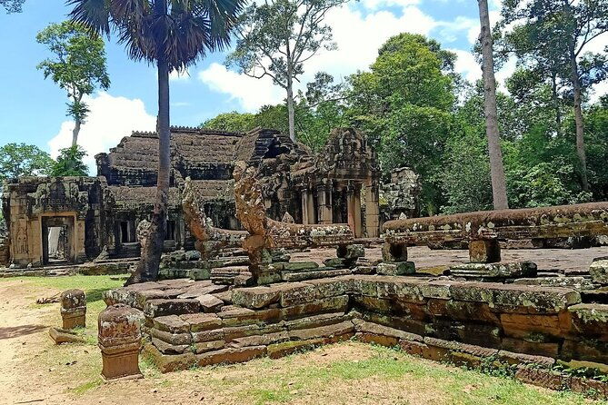 Private Angkor Wat Guided Sunset Tour - A Closer Look at the Itinerary