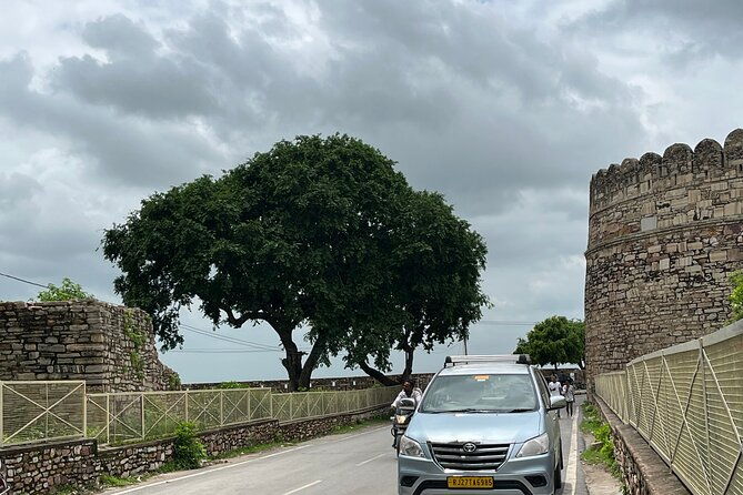 Private Chittorgarh Fort Day Tour with Guide, Lunch and Tickets - Practical Aspects and What You Can Expect