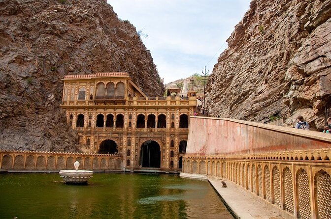 Private Day Trip to Abhaneri Chand Baori Stepwell from Jaipur - Transportation and Practical Details