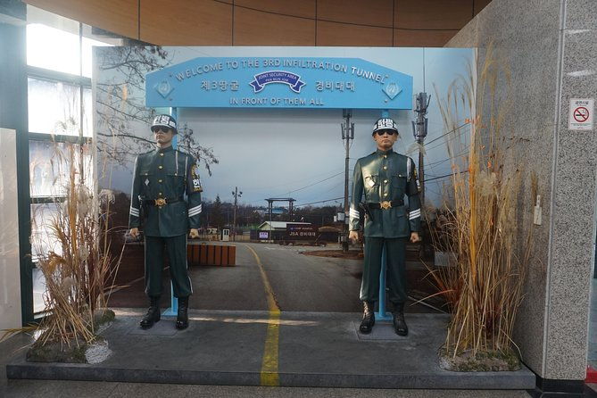 Private DMZ Tour - The Guides: Knowledge and Personal Touch