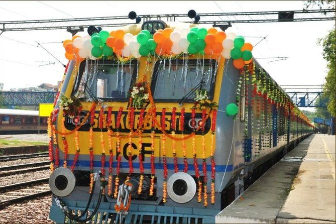 Private Full Day Taj Mahal Tour From Delhi by High Speed Gatiman Express Train - The Experience in Detail