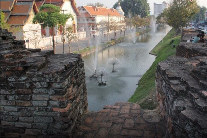 Private Half-Day Tour The Old Chiang Mai City With Street Foods - What Travelers Can Expect