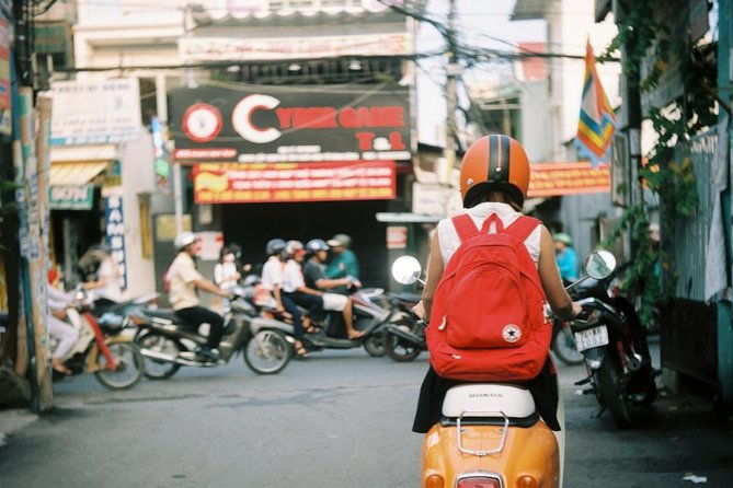Private Hidden-Gem Sightseeing Motorbike Tour with Local Students - Notable Insights from Reviews