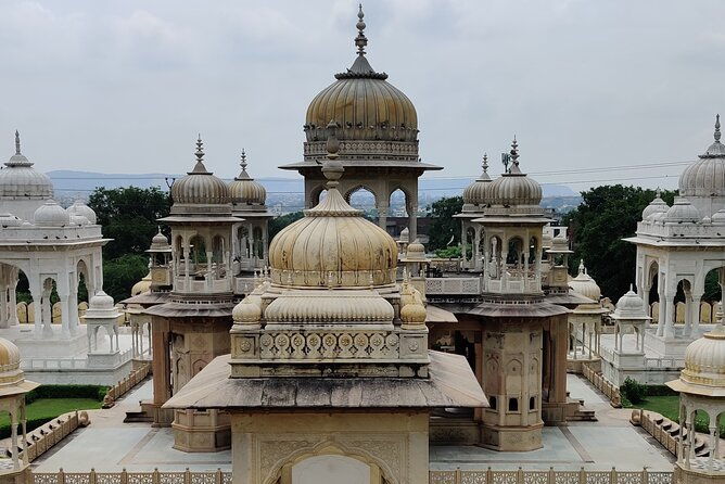 Private Jaipur Tour for Solo Female Traveler with Female Guide - The itinerary in detail