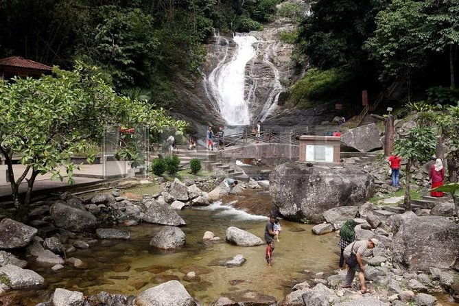 Private Kanching Waterfalls with Batu Caves & Ramayana Caves Tour - Exploring Batu Caves and Ramayana Cave